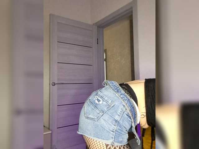 Honey-Devil's BongaCams show and profile