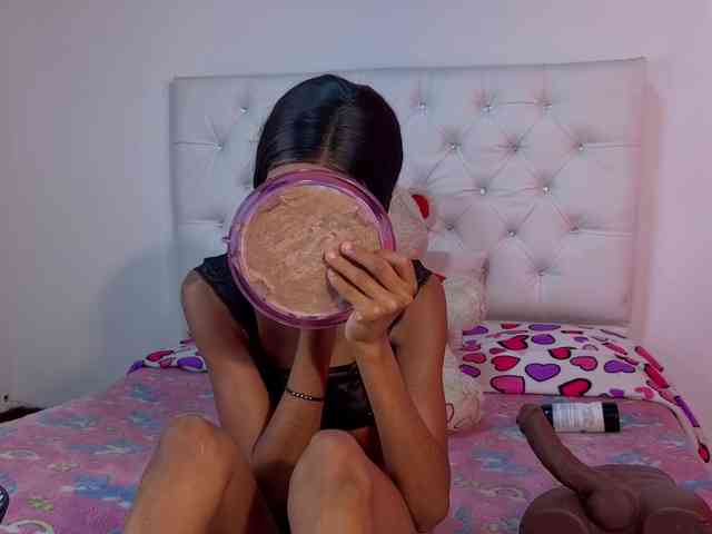 megan-stathan webcam