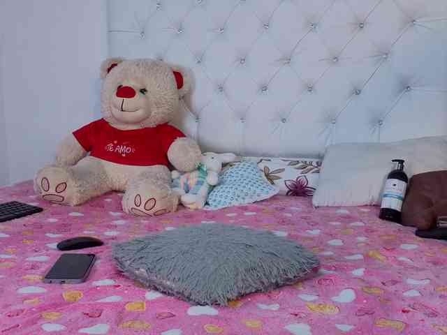 megan-stathan webcam