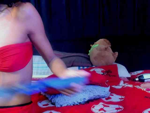 megan-stathan webcam