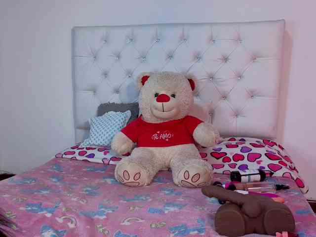 megan-stathan webcam