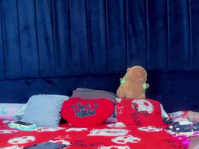 megan-stathan webcam