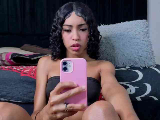 megan-stathan webcam