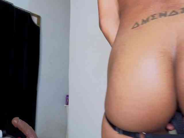 megan-stathan webcam