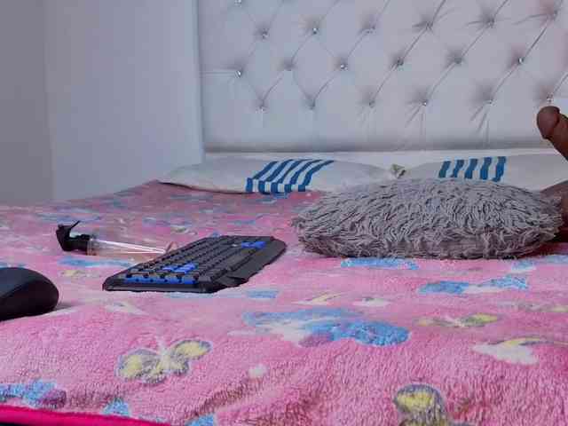 megan-stathan webcam