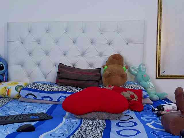 megan-stathan webcam