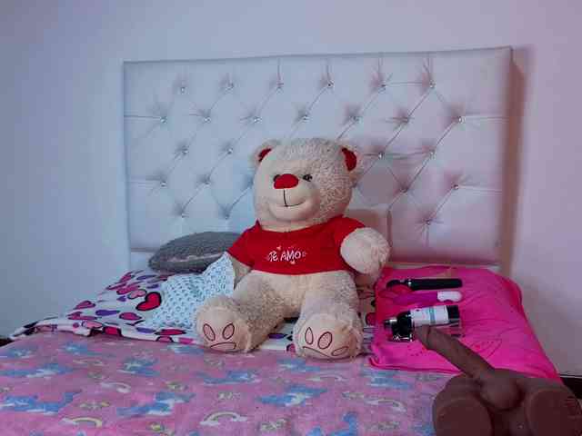 megan-stathan webcam