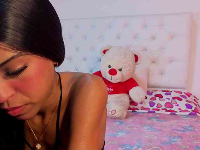 megan-stathan webcam