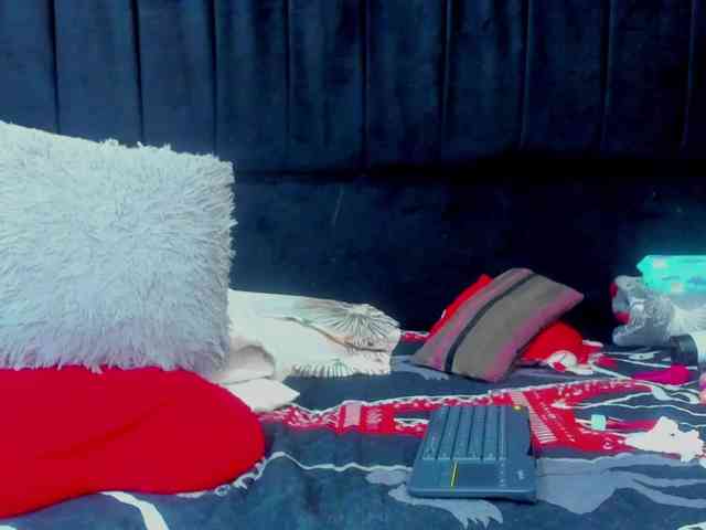 megan-stathan webcam