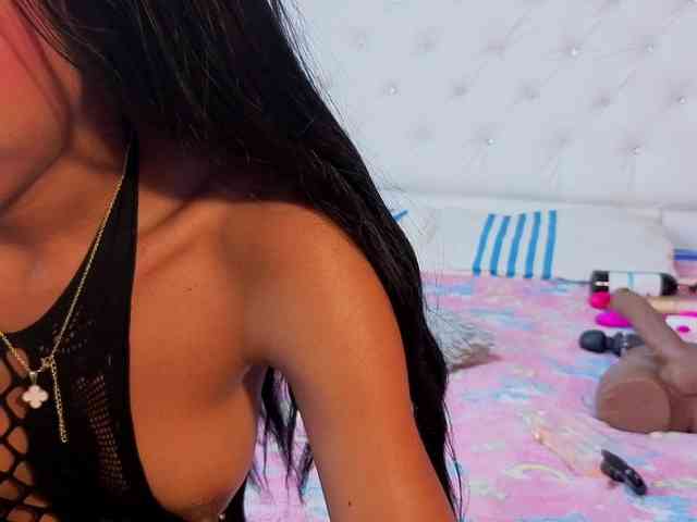 megan-stathan webcam