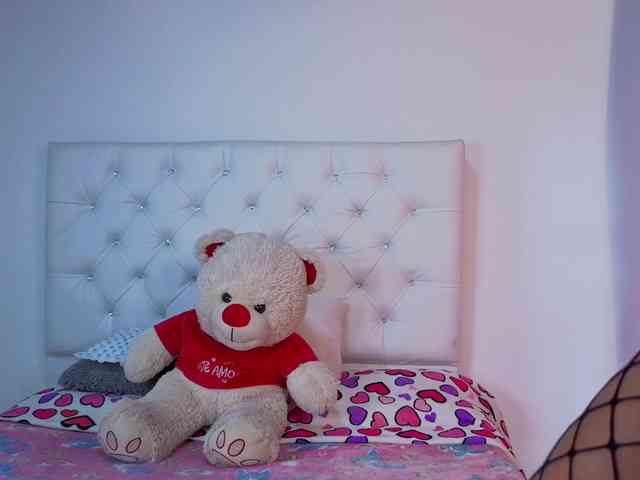 megan-stathan webcam