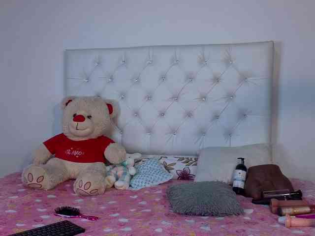 megan-stathan webcam