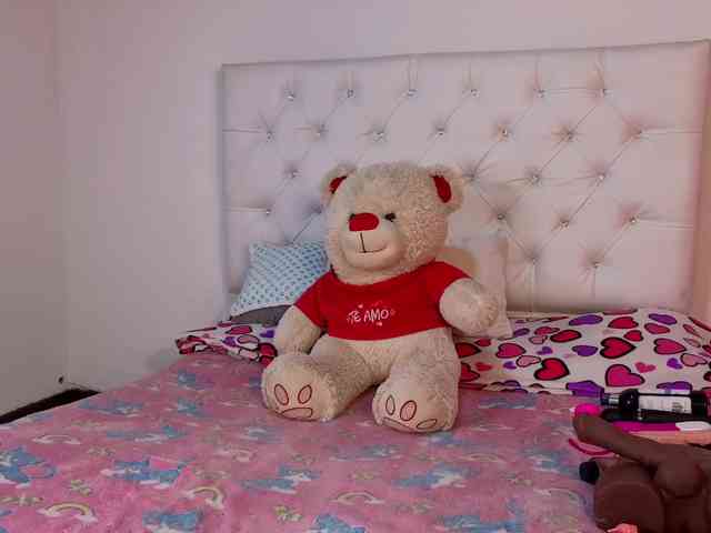 megan-stathan webcam