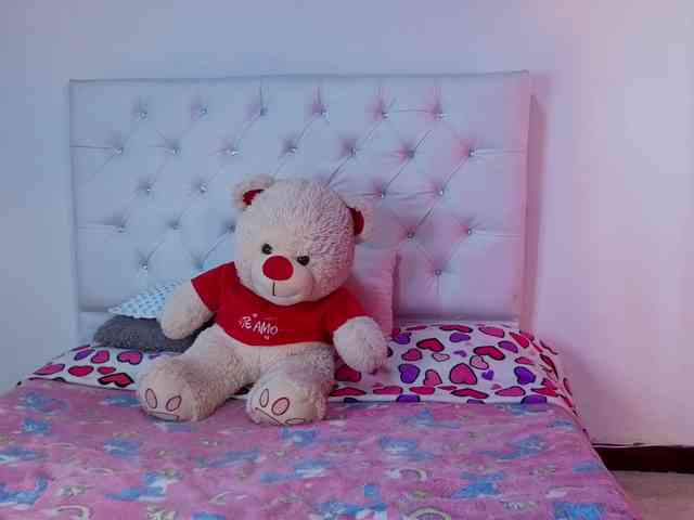 megan-stathan webcam