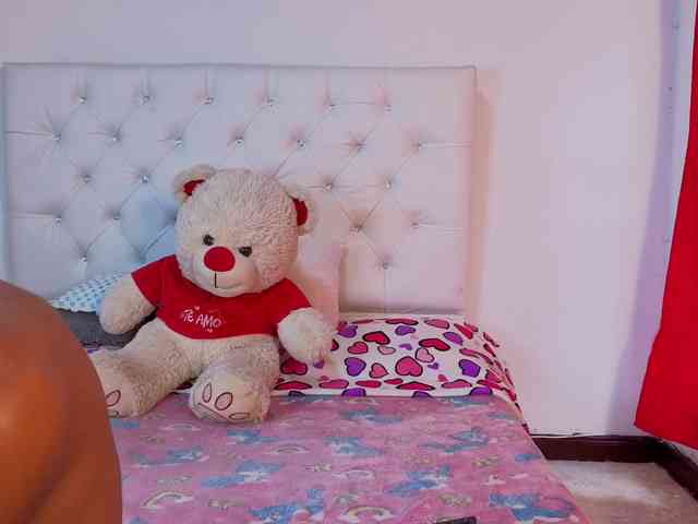 megan-stathan webcam