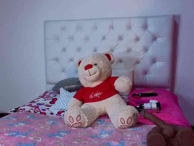 megan-stathan webcam