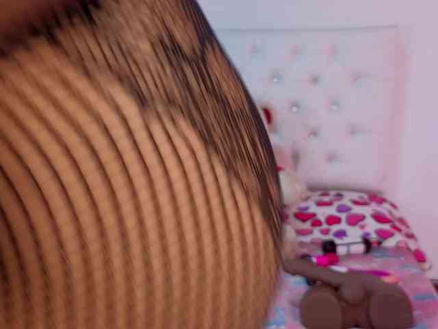 megan-stathan webcam