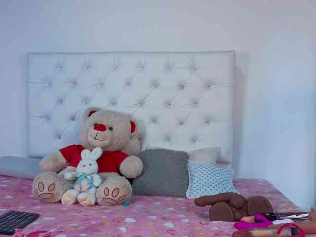 megan-stathan webcam