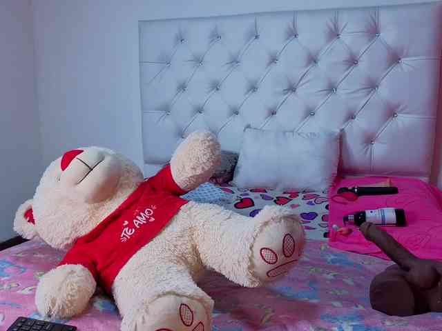 megan-stathan webcam