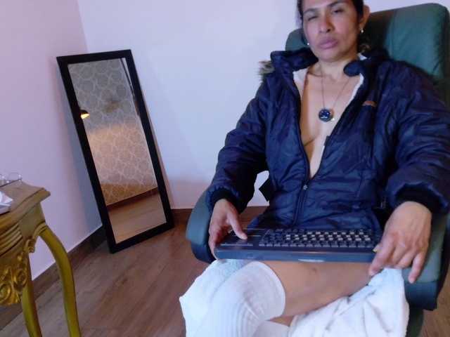 vanessa-7-'s BongaCams show and profile