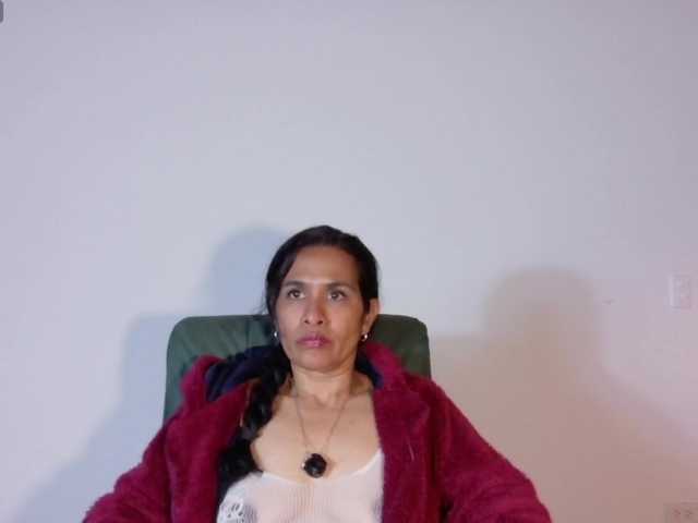 vanessa-7- webcam bongacams model stream image