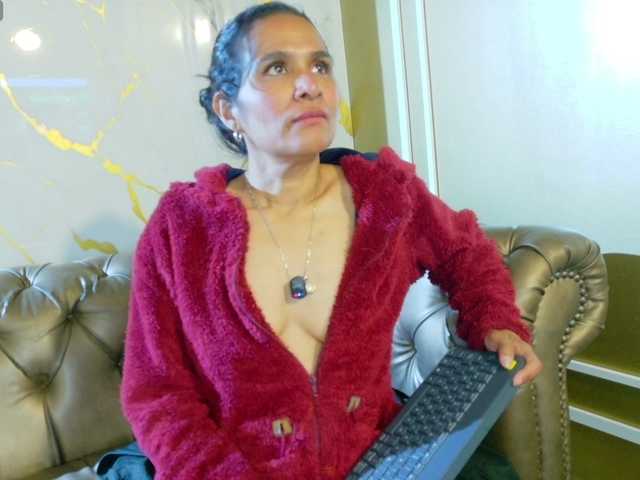 vanessa-7-'s BongaCams show and profile