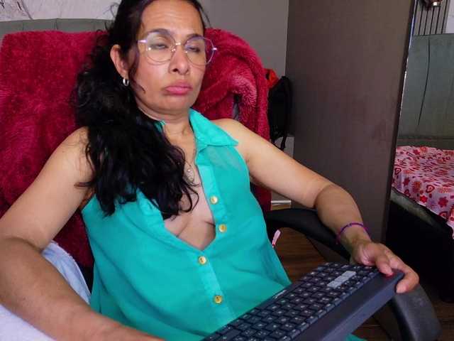 vanessa-7-'s BongaCams show and profile