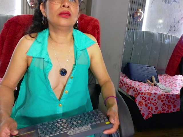 vanessa-7-'s BongaCams show and profile