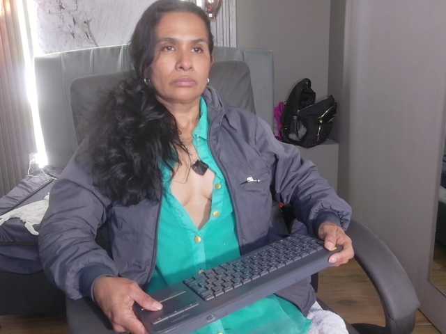 vanessa-7-'s BongaCams show and profile