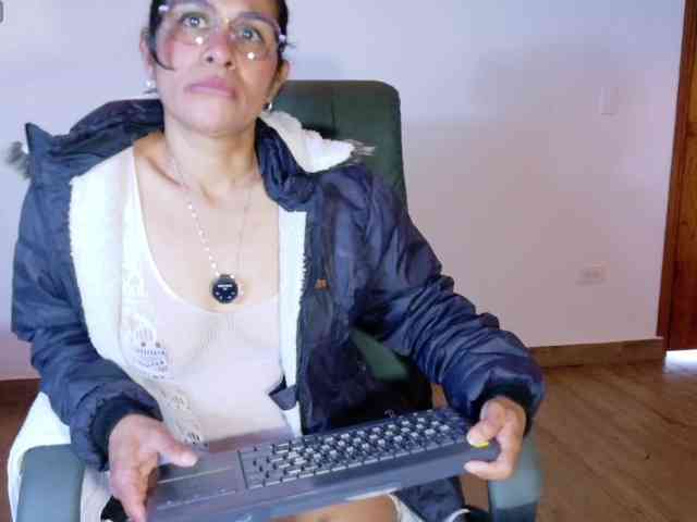 vanessa-7- Live Webcam on BongaCams