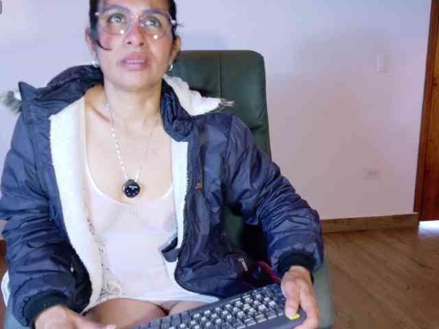 vanessa-7- Live Webcam on BongaCams