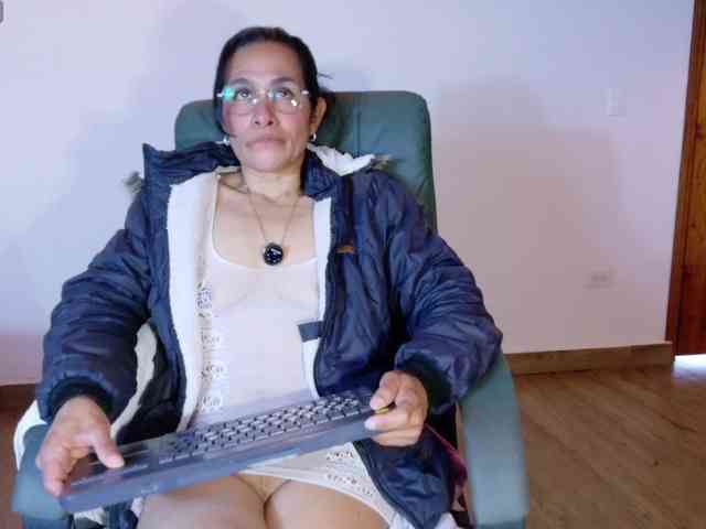 vanessa-7- Live Webcam on BongaCams