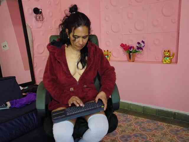 vanessa-7- Live Webcam on BongaCams