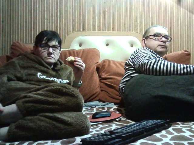 coupleofcoolx's BongaCams show and profile