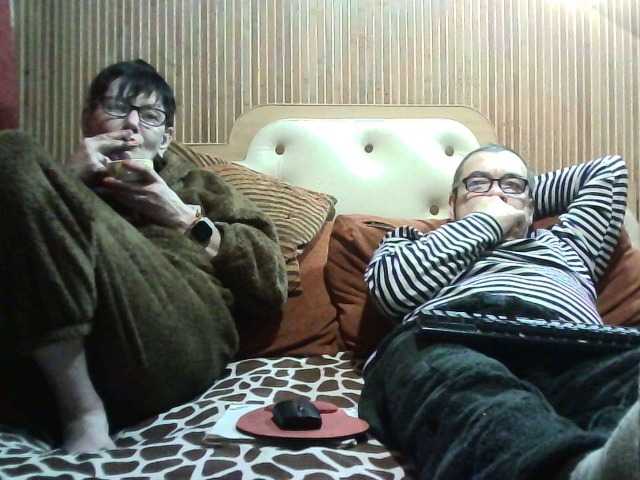 coupleofcoolx's BongaCams show and profile