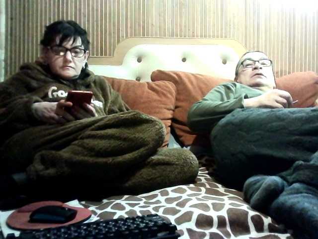 coupleofcoolx's BongaCams show and profile