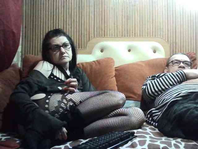 coupleofcoolx Live Webcam on BongaCams