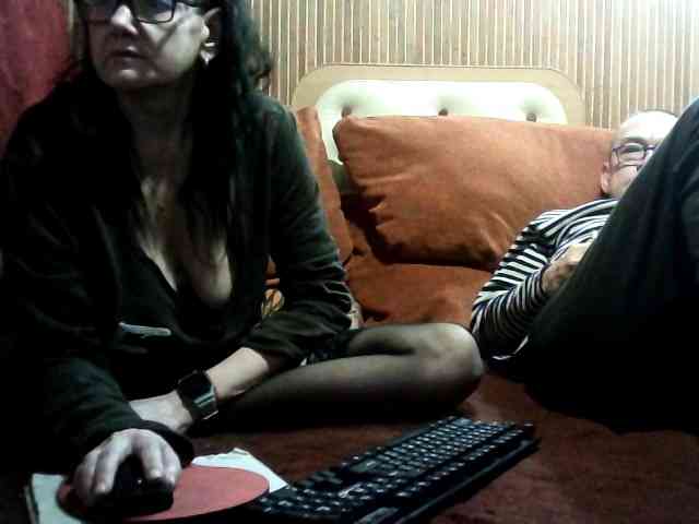 coupleofcoolx Live Webcam on BongaCams