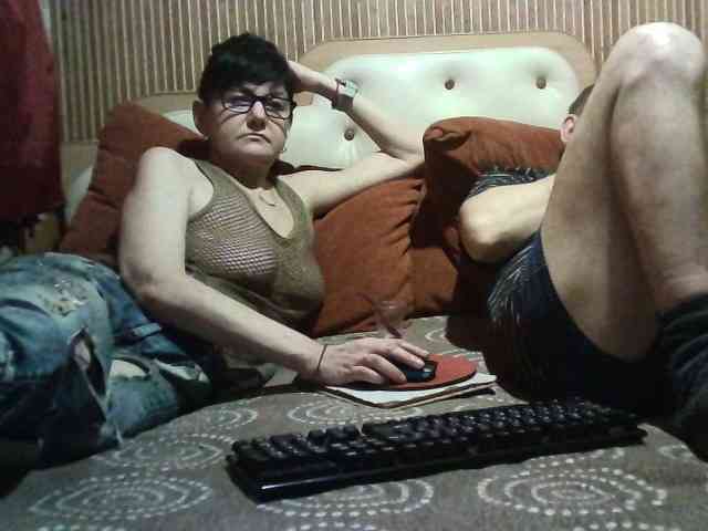 coupleofcoolx Live Webcam on BongaCams