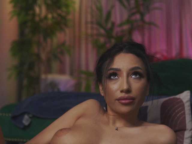 RamiraRowa's BongaCams show and profile