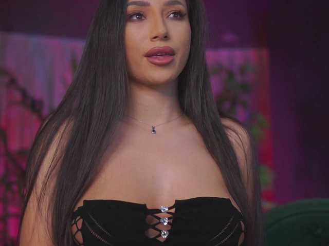 RamiraRowa's BongaCams show and profile