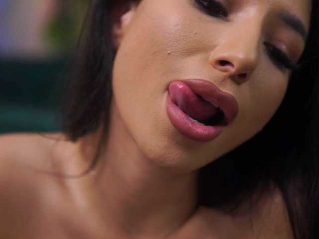 RamiraRowa's BongaCams show and profile