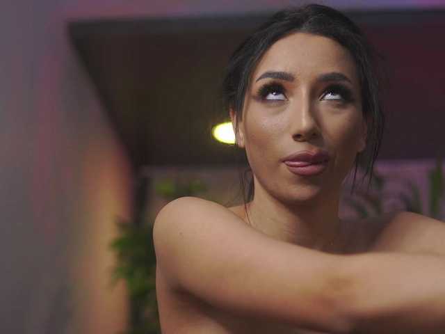 RamiraRowa's BongaCams show and profile