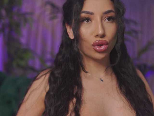 RamiraRowa's BongaCams show and profile