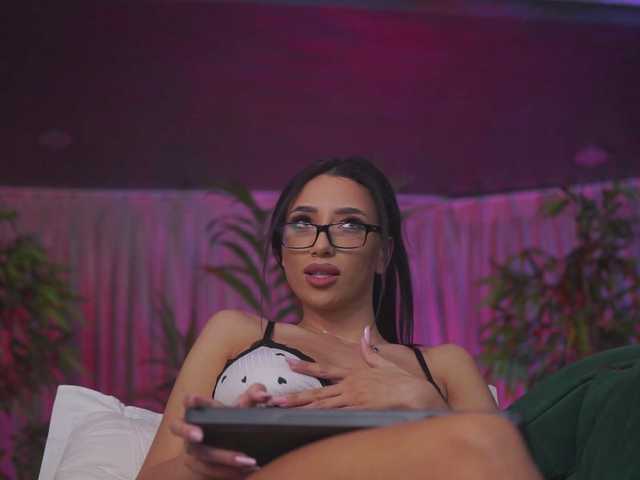 RamiraRowa's BongaCams show and profile