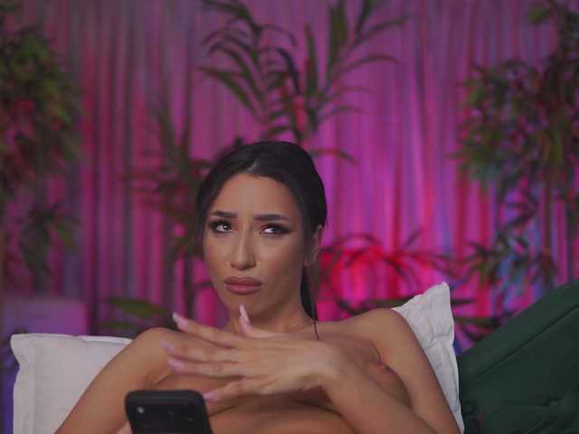 RamiraRowa's BongaCams show and profile