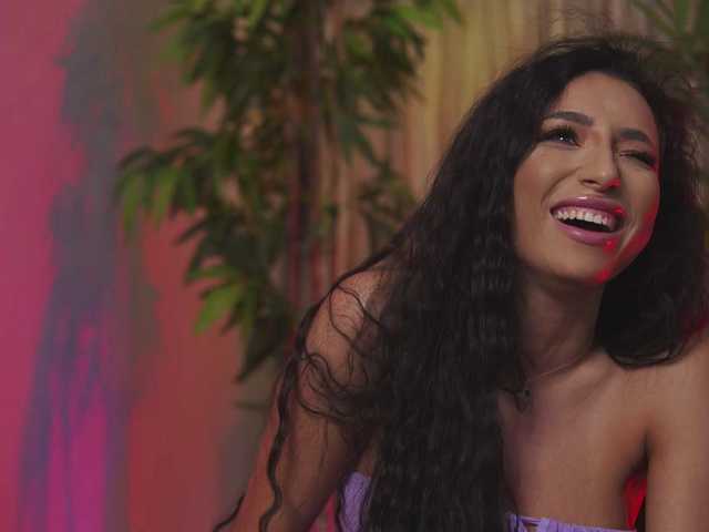 RamiraRowa's BongaCams show and profile