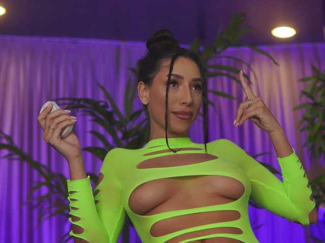 RamiraRowa's BongaCams show and profile