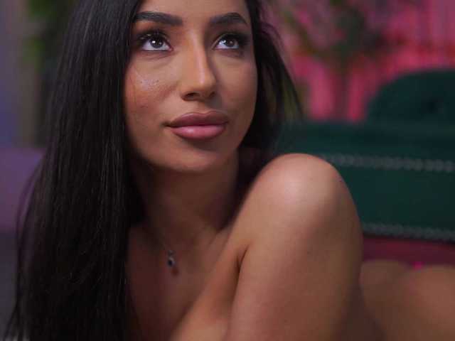 RamiraRowa's BongaCams show and profile