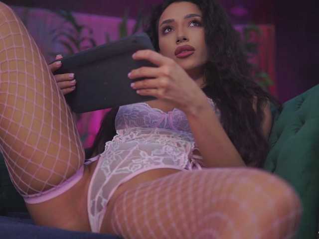 RamiraRowa's BongaCams show and profile